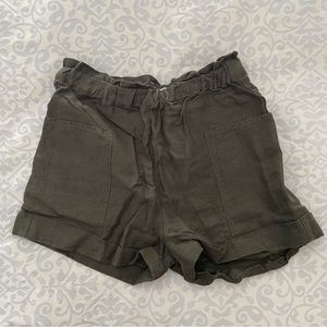 Wilfred (Aritzia) Army Green Shorts
